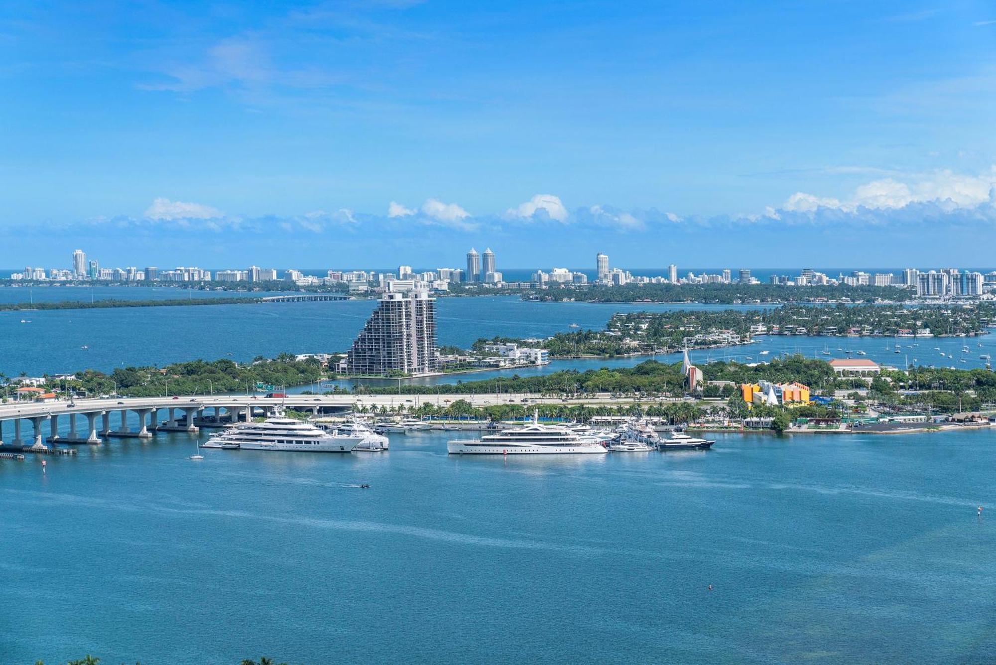 Downtown By Miami Vacation Rentals Exterior photo